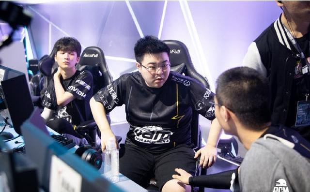 而他的表现 而他的表现